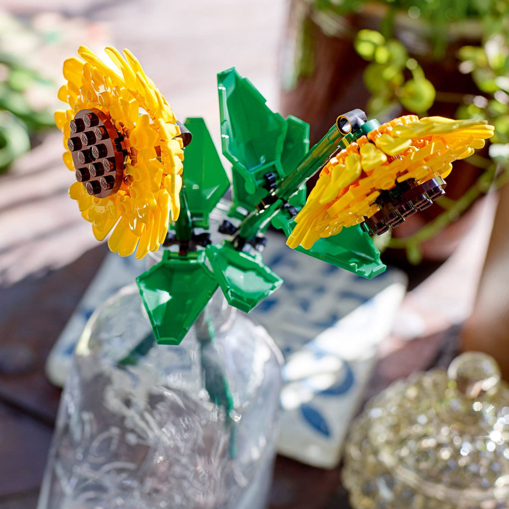 LEGO Sunflowers - Building Toy for Girls & Boys, Ages 8+ - Creative Gift for Kids - Artificial Flowers for Home Decor & Display - 40524